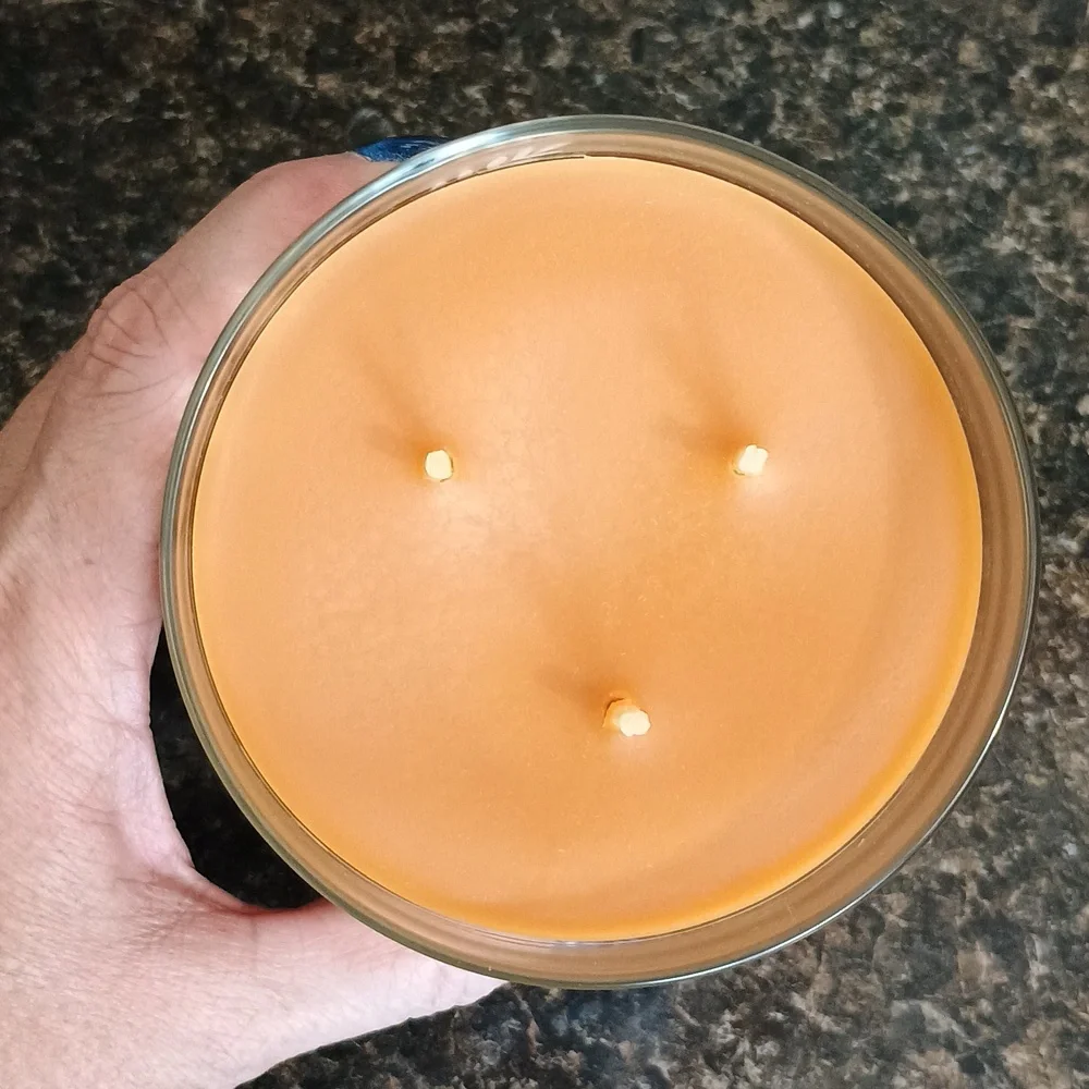 Bath & Body Works Salted Butterscotch Candle 14.5 oz - Picture 3 of 4